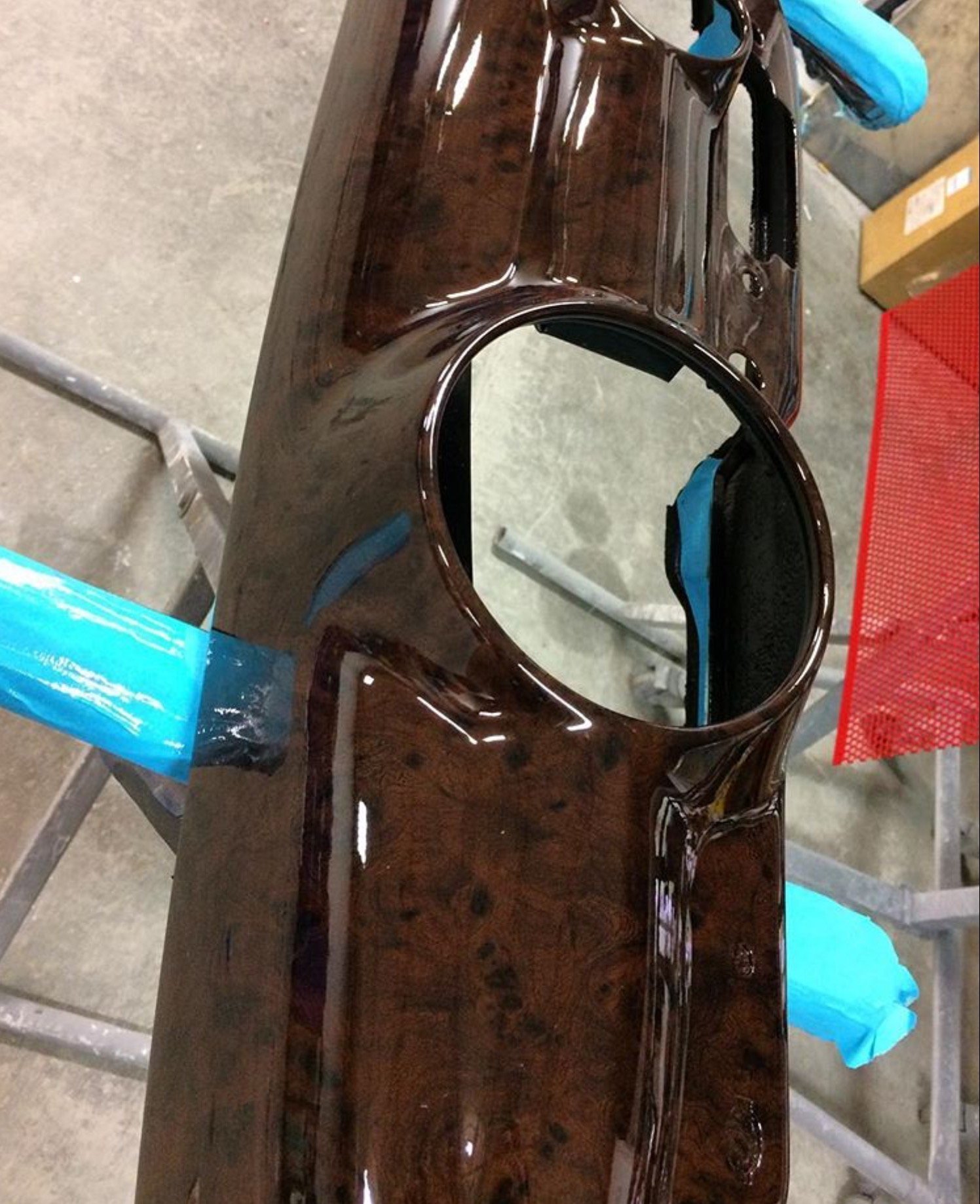 Hydro-dipped dashboard, wood-grain finish