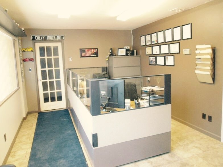Auto Body Creationz front office